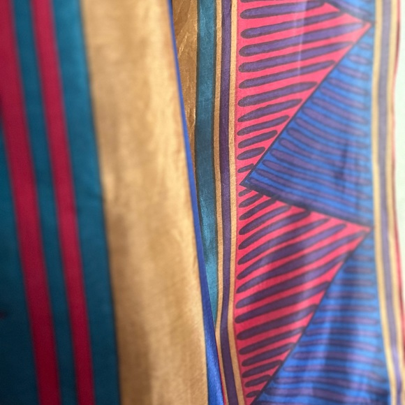 Red, blue, gold colors, geometric shapes, large square scarf - Picture 4 of 5